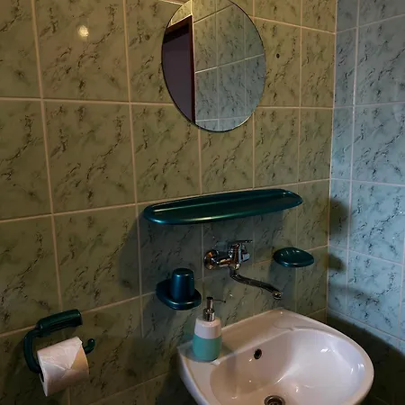 Erika Pensión 3*